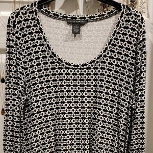 Grace Elements. Blue and White tunic with flowers